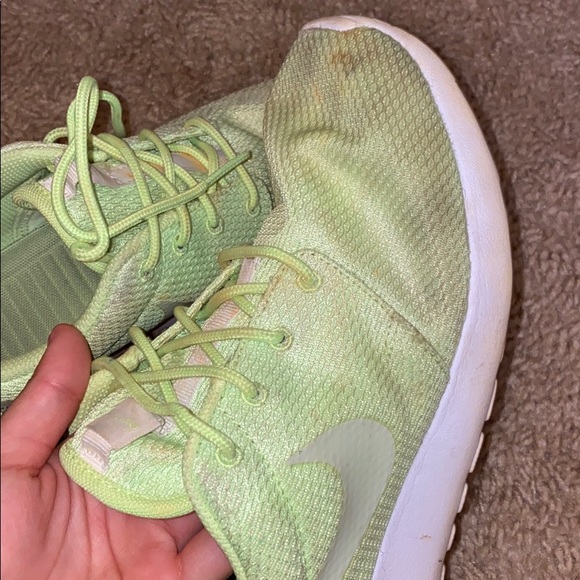 Neon Green Nike Roshe - Picture 5 of 5